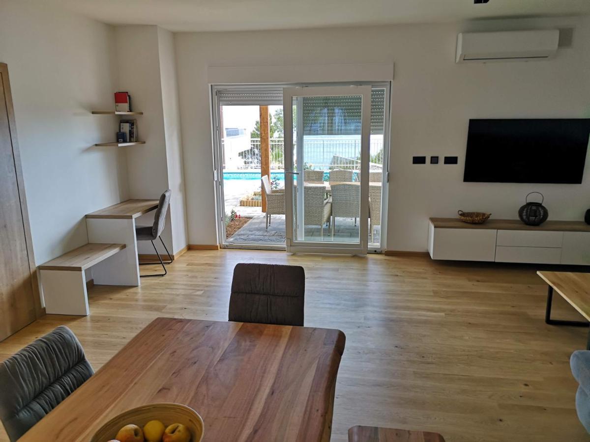 Villa Sara With Sea View And Private Heated Pool Omis Bagian luar foto