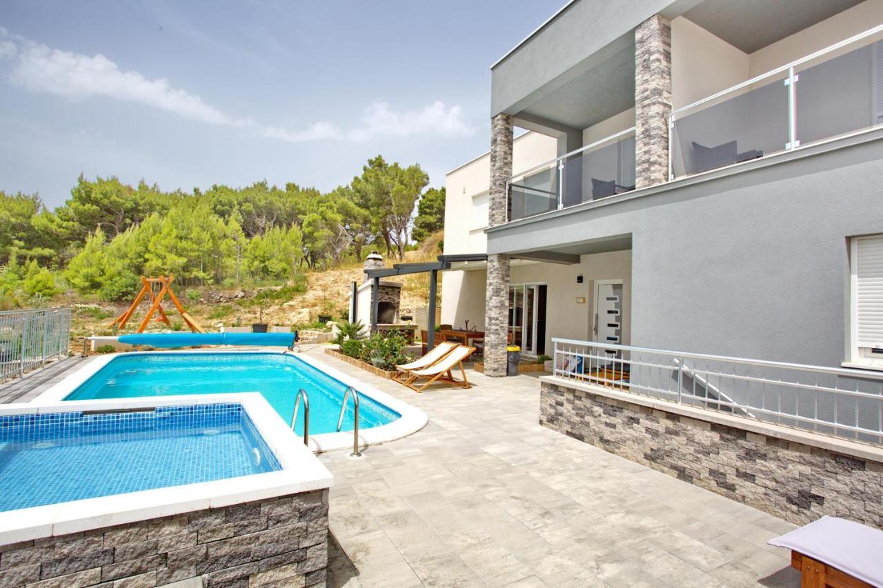 Villa Sara With Sea View And Private Heated Pool Omis Bagian luar foto