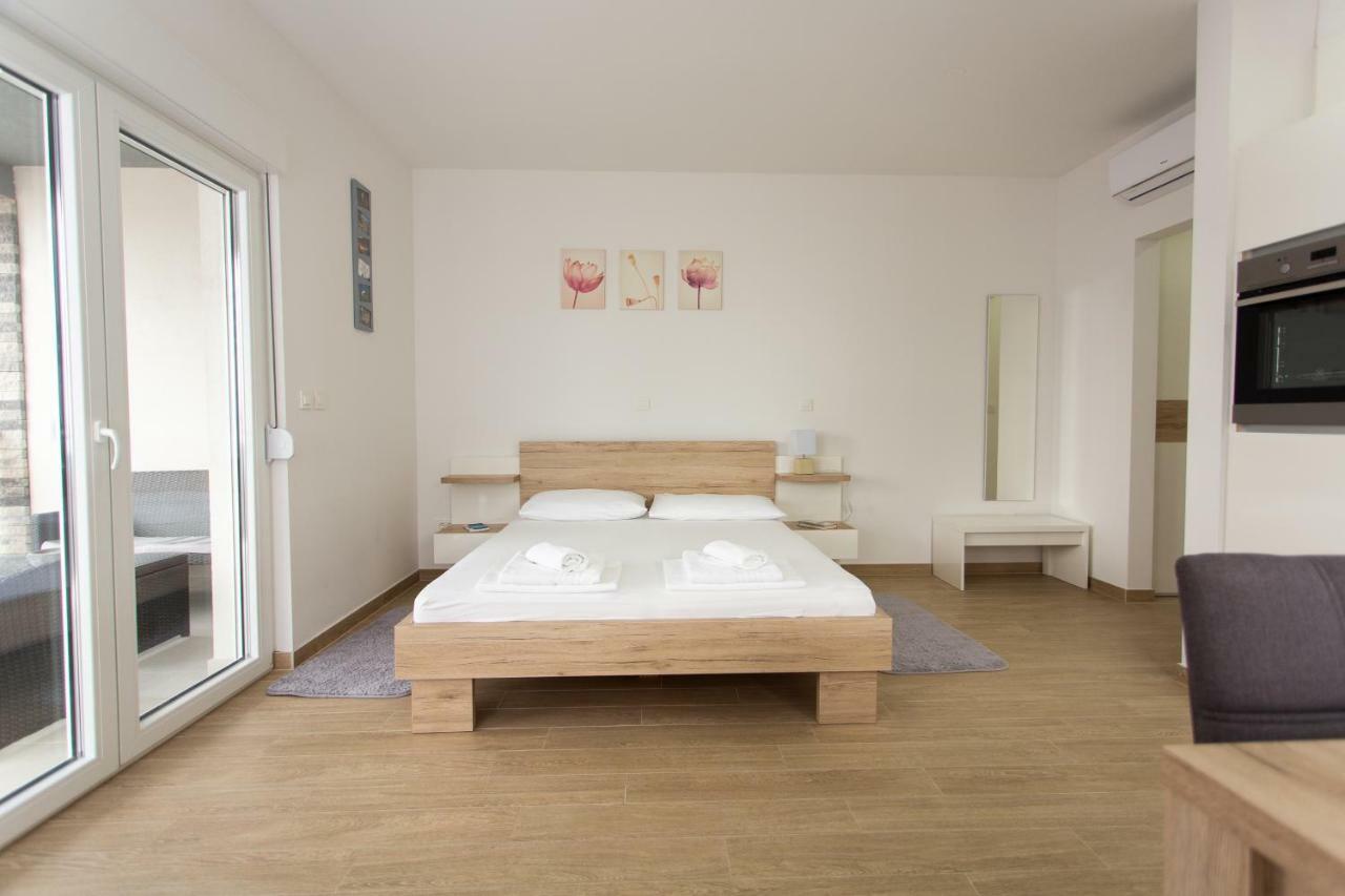 Villa Sara With Sea View And Private Heated Pool Omis Bagian luar foto