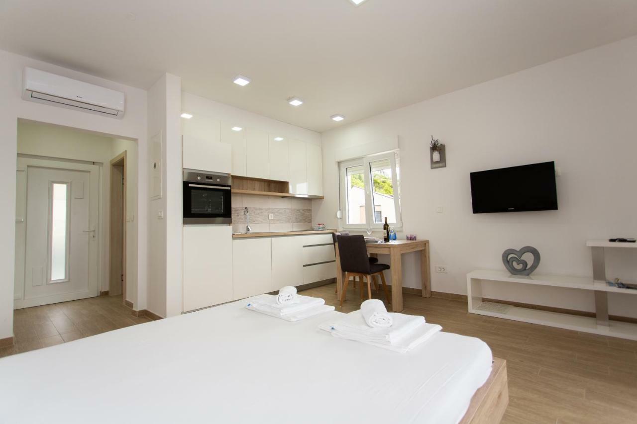 Villa Sara With Sea View And Private Heated Pool Omis Bagian luar foto