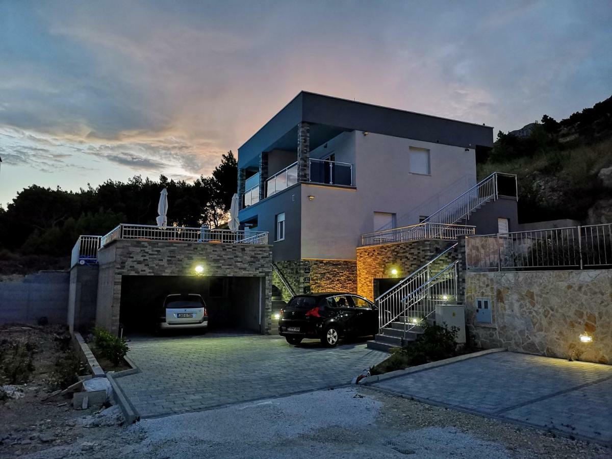 Villa Sara With Sea View And Private Heated Pool Omis Bagian luar foto